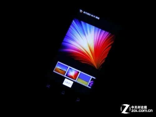 4.0吋IPS屏多角度测试 酷派8180屏幕赏析