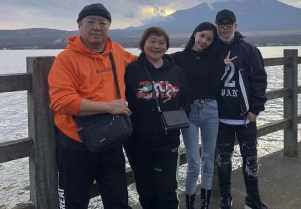 王思聪再曝猛料,郭富城潘玮柏妻子真实身份,amy姐怎么回应?