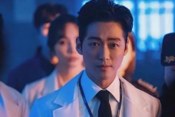 囚犯医生好看吗？