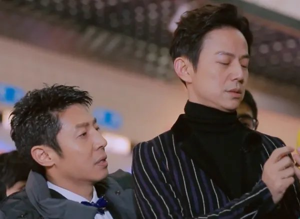 撒贝宁升级当爸爸，何炅提着礼物去看孩子，撒贝宁当时是怎么做的？