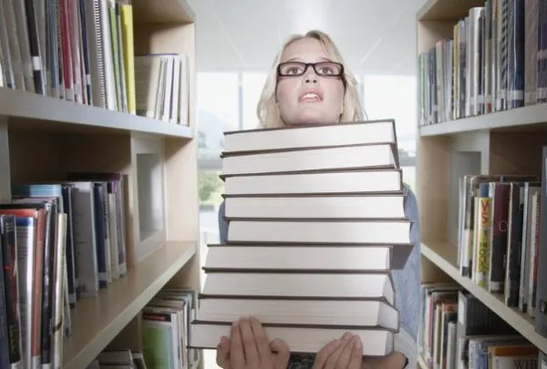 北大考古女生谈到父母的时候哽咽，到底怎样的教育才能培养出这样的孩子？