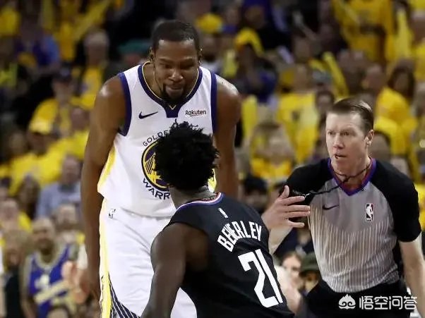 系列赛首战，贝弗利和杜兰特双双被罚出场，你怎么看？