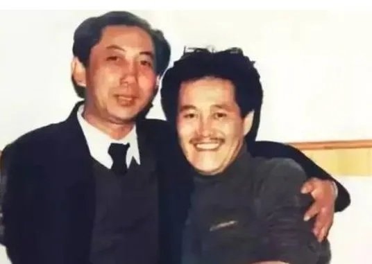 赵本山一直这么火的原因竟然是因为他背后的什么背景？