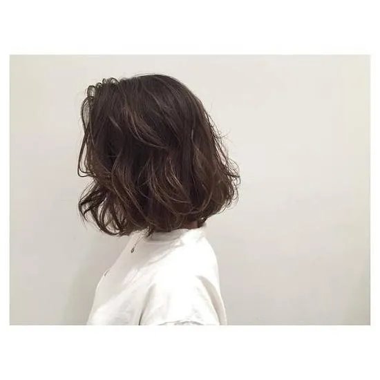 有哪些好看的短发发型？