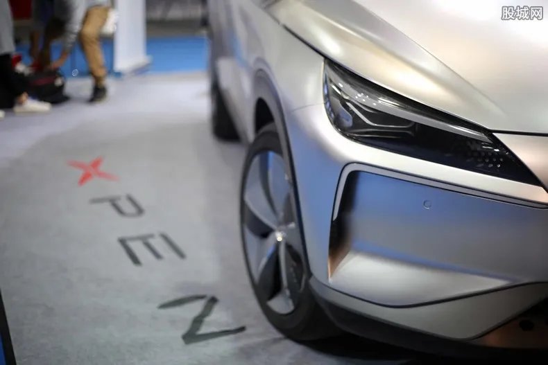 拼多多团购特斯拉车主顺利提车 价格优惠近2万元