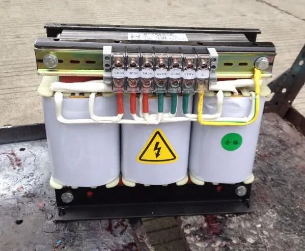 请问三相干式变压器和三相隔离变压器有什么不同？