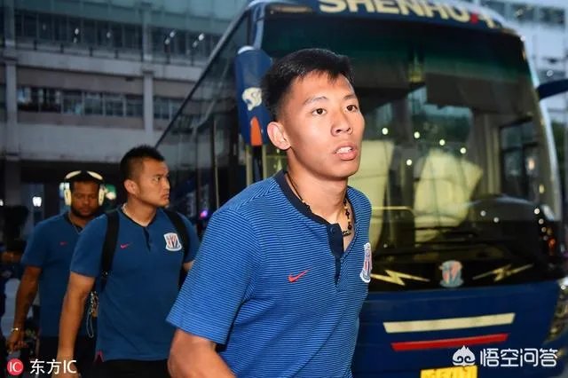 对于足协宣布对申花新星周俊辰因禁赛一年的处罚,你觉得足协的处罚是否过重?