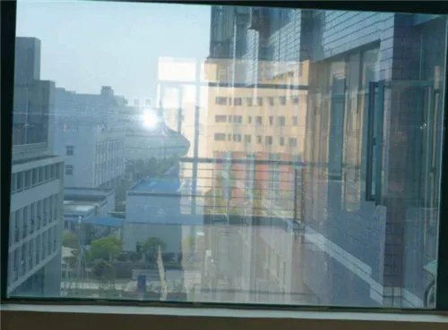 家用玻璃贴膜多少钱一平 玻璃窗膜怎么贴才不起泡