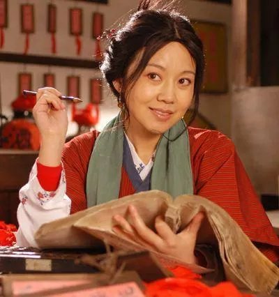 49岁许晴直播卸妆、素颜似少女，哪些女星年龄越大越有韵味？