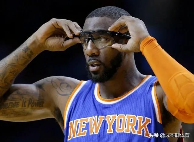 抢走姚明最佳新秀的小斯加盟福建男篮，他能和王哲林联手拿下总冠军吗？