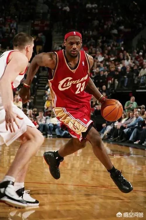 请问NBA里面三双排行榜，老詹现在排第几？