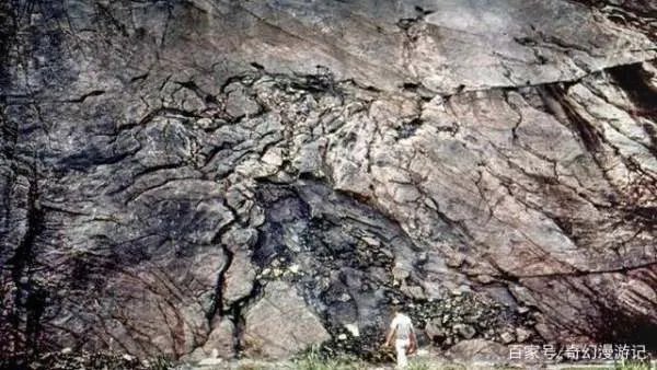 如果没有史前文明，20亿年前出现的核反应堆，该怎么解释？