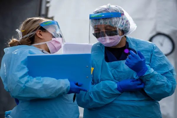 英国首相称变异新冠病毒可能更致命,当地采取了怎样的应对举措?