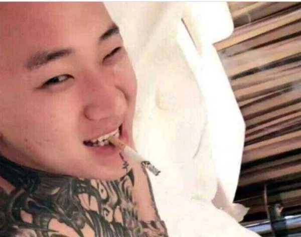 关于47名主播被列入黑名单一事，你有何看法？