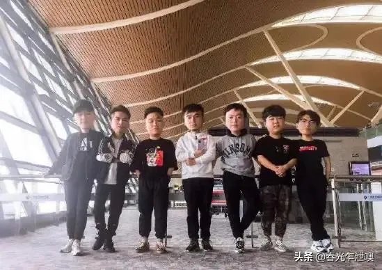 斗鱼黄金大奖赛到了总决赛，16支队伍你们觉得哪个战队能够夺冠？