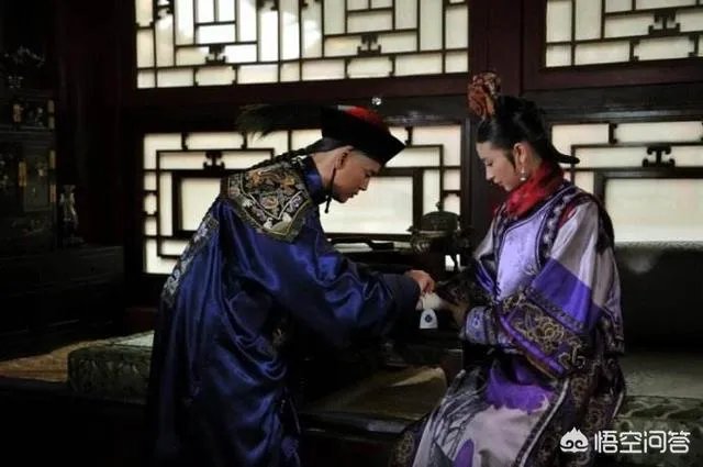 《甄嬛传》中，沈眉庄是怎么就突然爱上了温实初，还吃了甄嬛的醋？