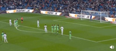 皇马5-0大胜莱加内斯，第24分钟拉莫斯为什么会罚两次点球？