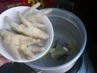 麻辣卤鸡爪的做法