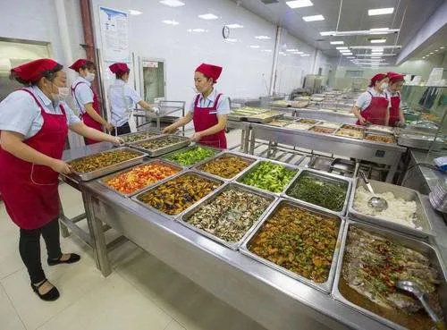 员工随意倒掉公司午餐3次就辞退，这种规定合理吗？