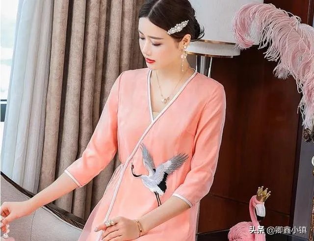 人像摄影中，你认为旗袍与汉服哪个更能拍出中国女人的韵味？你喜欢拍哪一种服装？