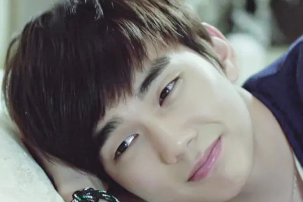 悲伤恋歌演小时候的演员