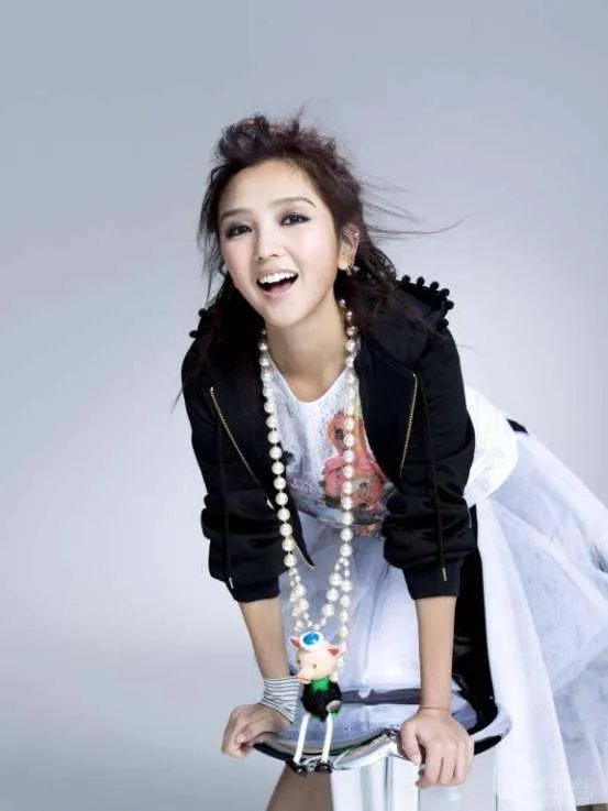 何洁在直播中是如何被吐槽的？