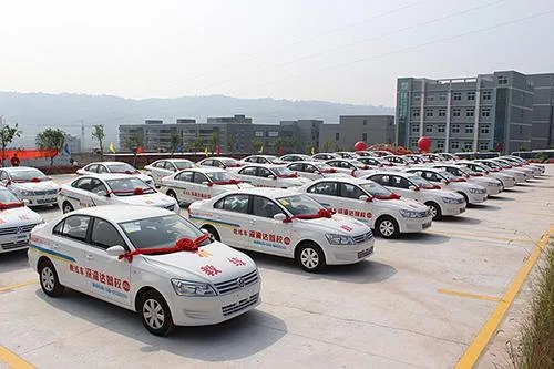 知名驾校猪兼强破产后，学员该如何继续学习？