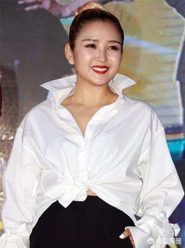 张丹峰何洁相继回应出轨传闻，为什么网友却不买账把同情支持票给了洪欣赫子铭？