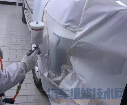 汽车保险杠的硬塑修复方法教程（图解）