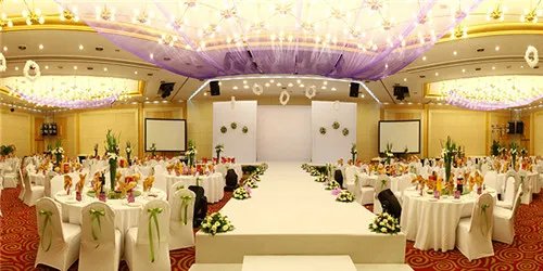 花海阁主题婚礼酒店价格 婚宴酒店预订技巧