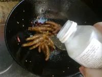 麻辣卤鸡爪的做法