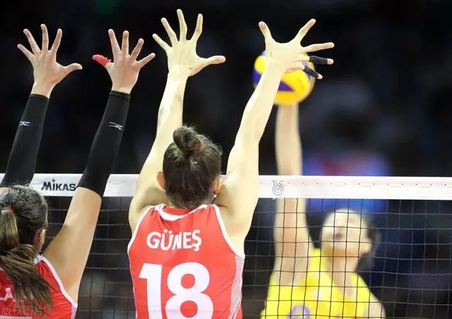 中国女排首秀迎战土耳其，你认为战果如何？