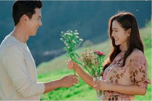 玄彬发表获奖感言时感谢孙艺珍，他俩的感情是如何一步一步建立起来的？