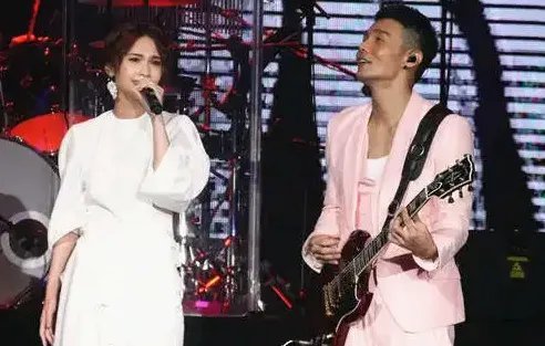 李荣浩怼造谣者胡扯，他和杨丞琳的感情有多好？