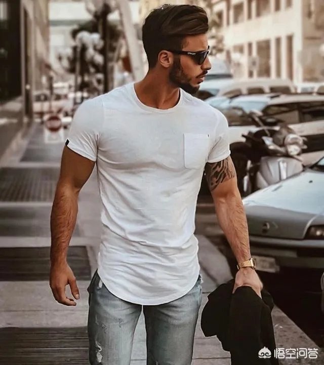 男士如何选择白色T恤？