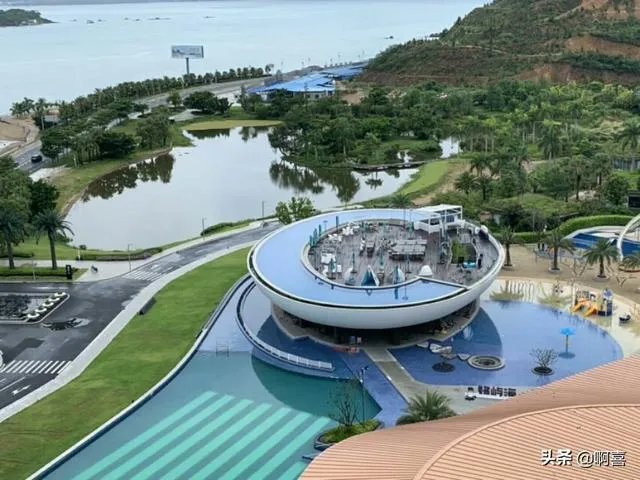 想去惠州看海，哪里海边比较好，附近的酒店性价比怎么样？