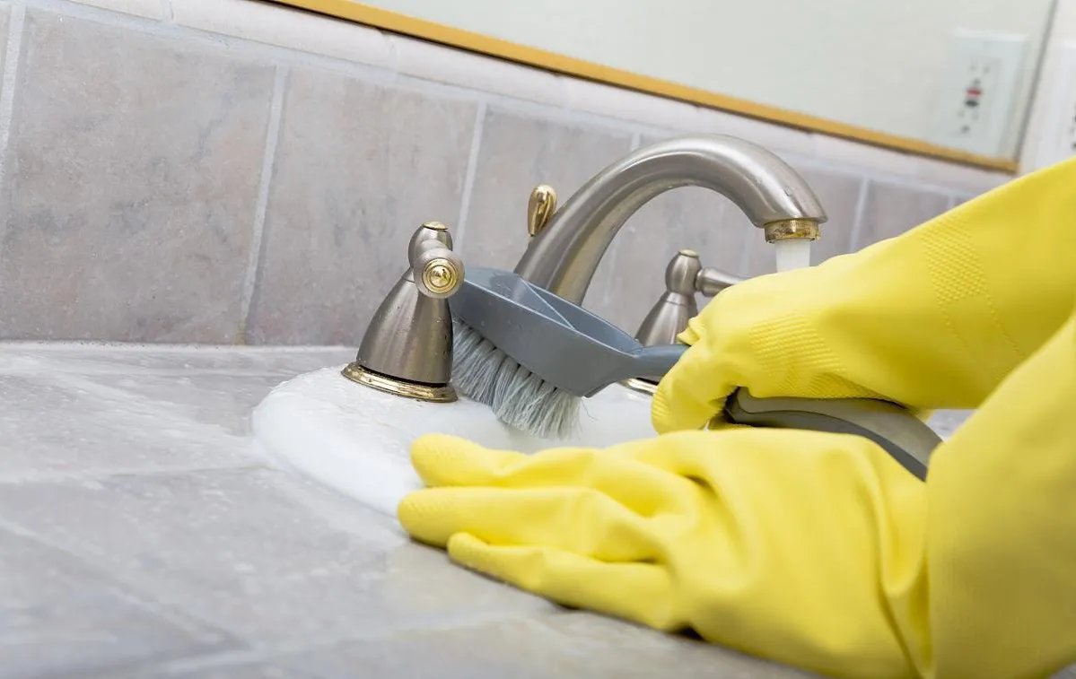 清洁瓷砖用什么清洁剂