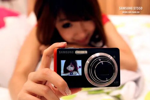 用双屏相机拍照