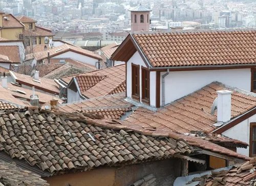 瓦房翻新房顶算违建吗