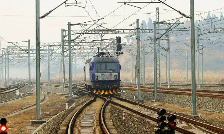 兰新铁路列车撞施工人员致9人遇难,这场事故给予了我们什么警示?