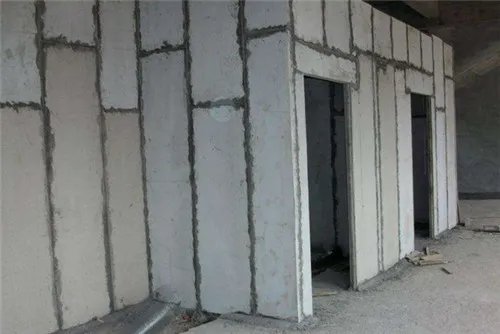 轻质隔墙板是什么材料做的