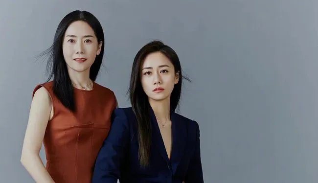 刘芸晒妈妈照片被辱骂怒怼网友，明星为何不喜欢被质疑？