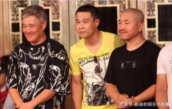 岳云鹏:我不走!郭德纲徒弟各奔前程,赵本山徒弟无人走,这是为何?