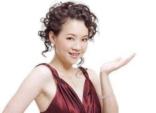 曾宝仪至今未婚，是打算这一辈子不结婚了吗？