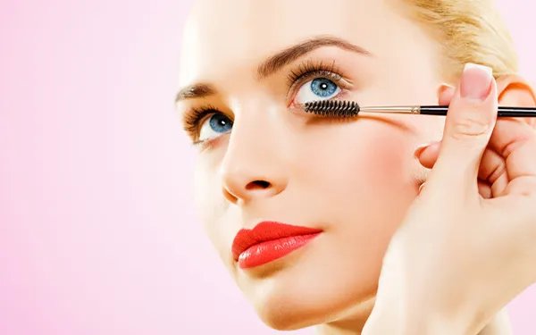 广州去眼袋医院哪家好