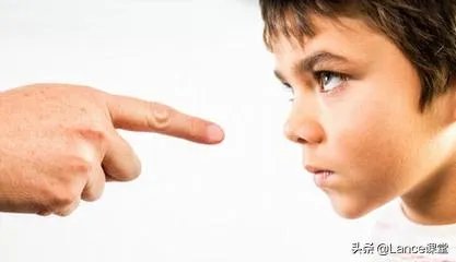 疫情时期,一位中学班主任在班级群发的道歉信,看了你有何想法?