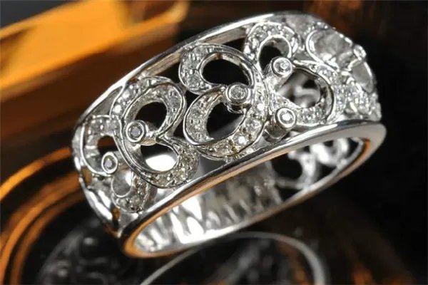 银饰店十大品牌排行榜：周大福上榜，蒂芬尼第一