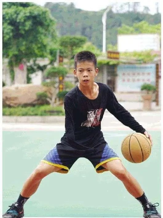 独臂篮球少年身上具备的哪些精神,值得我们学习?