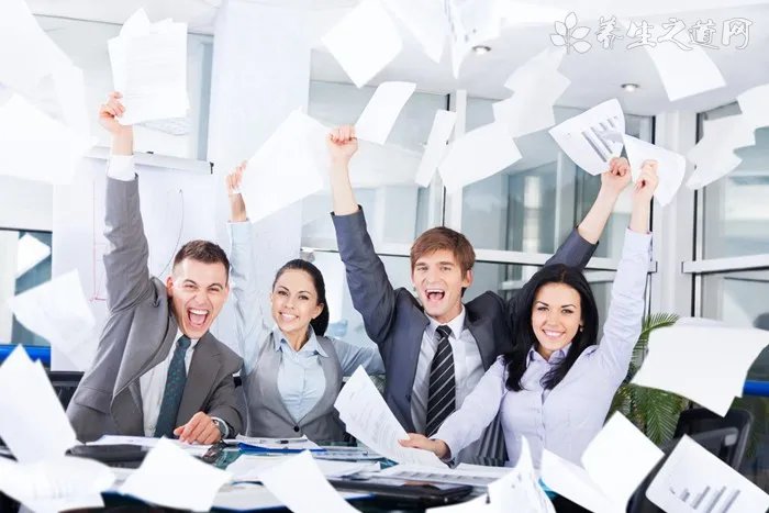 2014春晚鼓掌白衣女孩，是汇源集团老总朱新礼的女儿