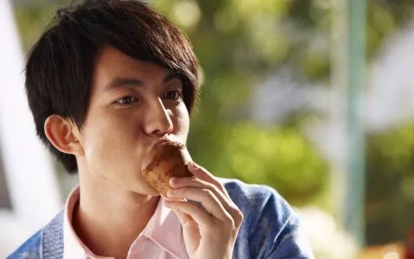 台湾《超级星光大道》历届的冠军都是谁呀？